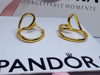 Set Pulsera y Pendientes Pandora Corazón