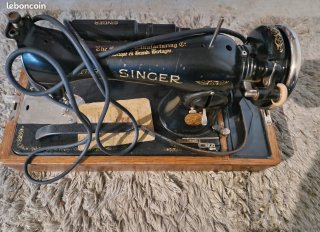 Máquina de coser SINGER antigua