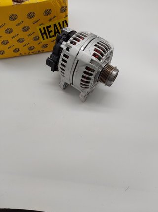 HELLA 8EL 011 710-471 Alternador - 14V - 120A