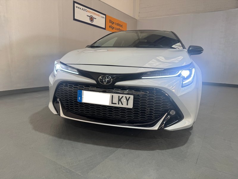 Toyota Auris 2021, foto 2