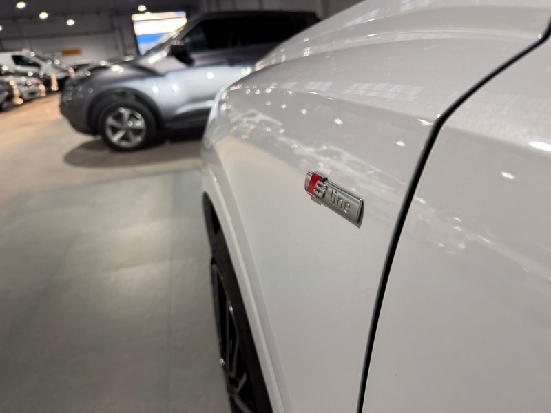 Audi Q3 S line 35 TDI 2021, foto 22