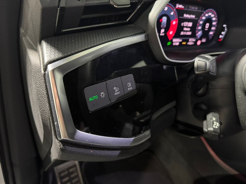Audi Q3 S line 35 TDI 2021, foto 27