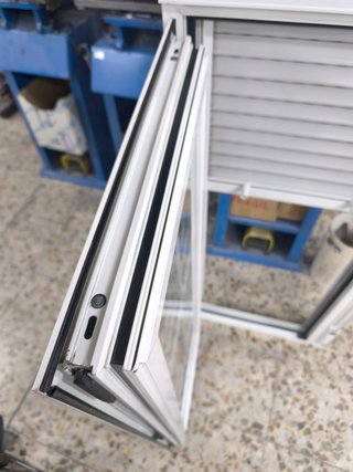 2 Ventanas de Aluminio Abatibles de 58 x 138,5 cm