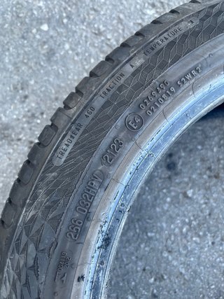 Neumático 225/45 R17