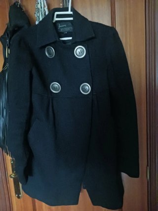Chaquetón negro Stradivarius Talla M