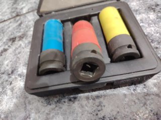 Atornillador de Impacto Makita 40V XGT y vaso de 3