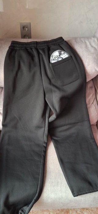 Sudadera con capucha negra