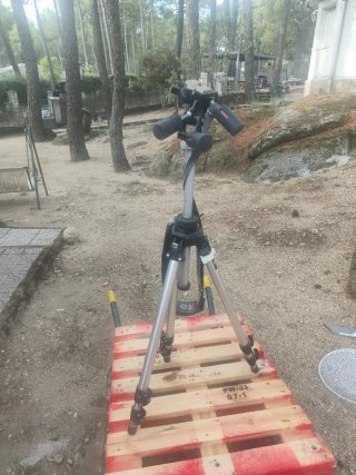 Trípode Manfrotto para Cámara