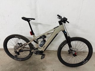 Bicicleta Eléctrica Cube