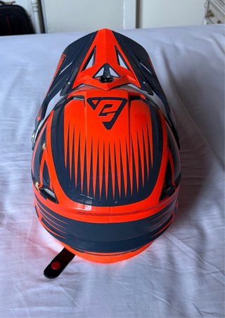 Casco de Motocross Naranja y Negro