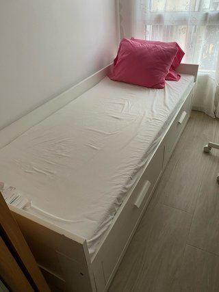 Cama individual IKEA Brimnes con colchón incluido