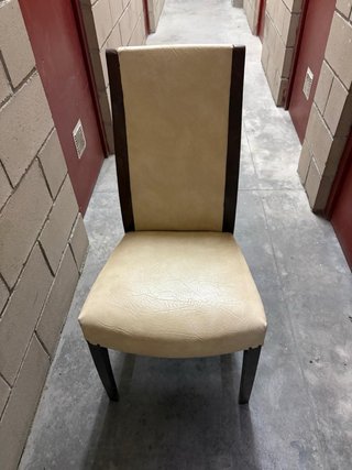 Set de 4 Sillas de Comedor en Piel