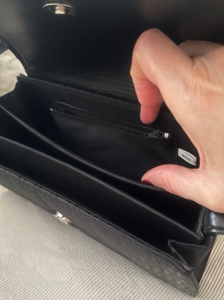 Bolso de hombro Guess negro