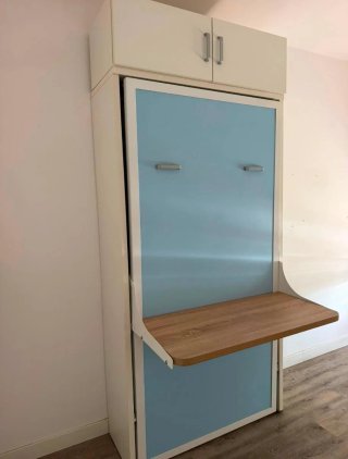 Cama Abatible Blanca y Azul con Mesa