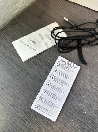 Tableta Gráfica Wacom Intuos Small con Lápiz Negro