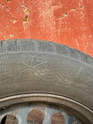 Neumáticos invierno Continental 195/65 R15 + llant