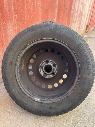 Neumáticos invierno Continental 195/65 R15 + llant