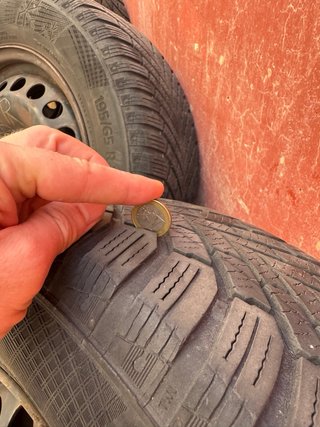Neumáticos invierno Continental 195/65 R15 + llant