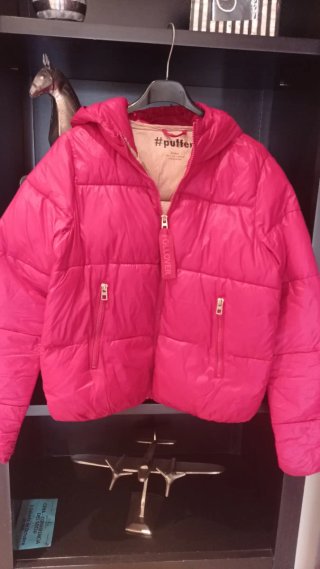 Chaqueta Puffer Rosa con Capucha