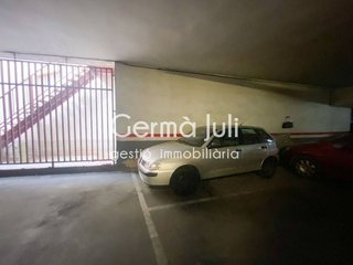 Garaje en venta en Centre en Badalona