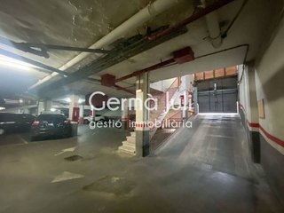Garaje en venta en Centre en Badalona