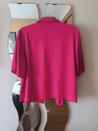 Blusa Rosa de Manga Corta