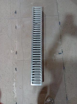 Canaleta de desagüe metálica