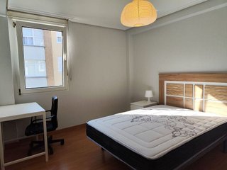 Piso en alquiler en Os Mallos - San Cristóbal en Coruña (A)