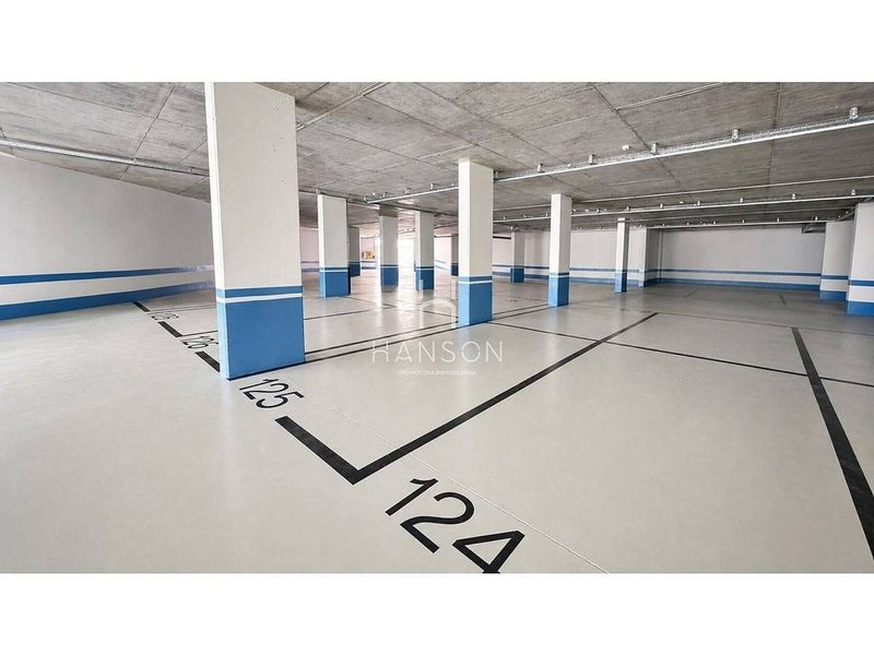 Parking space for rent in Encamp · 9 of 15