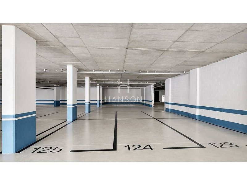 Parking space for rent in Encamp · 10 of 15