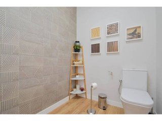 Local comercial en venta en Cervantes en Granada
