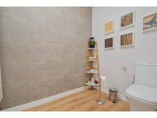 Local comercial en venta en Cervantes en Granada