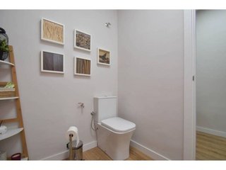 Local comercial en venta en Cervantes en Granada