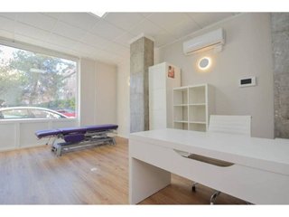 Local comercial en venta en Cervantes en Granada