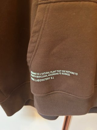 Sudadera Nude Project