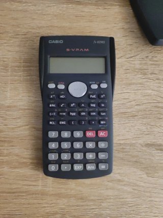 Calculadora Científica Casio fx-82MS