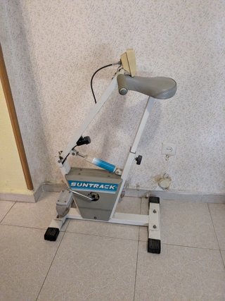 Bicicleta Estática SUNTRAK plegable y funcion Remo