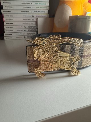 Cinturón Burberry Hebilla Caballero Dorado
