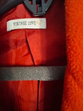 Abrigo Rojo Vintage Love