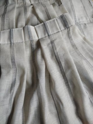 Dos Cortinas de salón grises y blancas 1,35 × 2,56