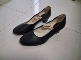 Zapatos de tacón bajo negros talla 39