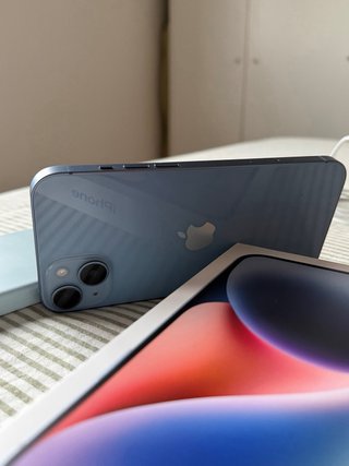iPhone 14 Plus Azul + Funda y Cable