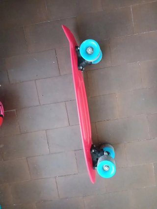 Skate tipo Penny rojo
