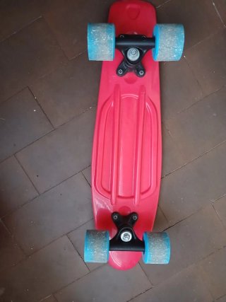 Skate tipo Penny rojo