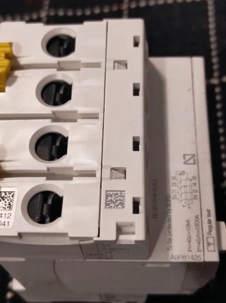 DIFERENCIAL 4P 25A 30MA 380V ref. A9R81425
