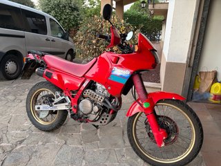 Honda Dominator Roja