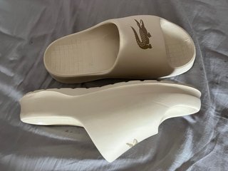 Chanclas Lacoste Beige