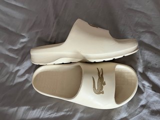 Chanclas Lacoste Beige
