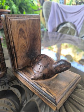 Sujetalibros Madera Tortugas Talladas 15x15cm