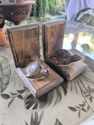Sujetalibros Madera Tortugas Talladas 15x15cm